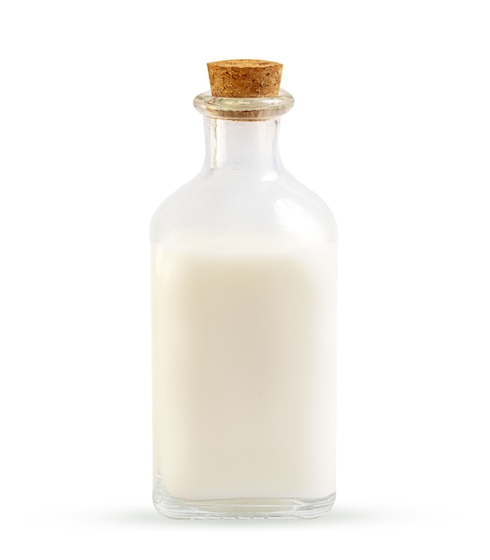 Bouteille de lait en verre avec du lait sur fond blanc