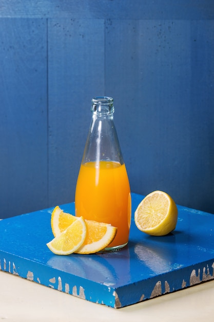 Bouteille de limonade aux agrumes