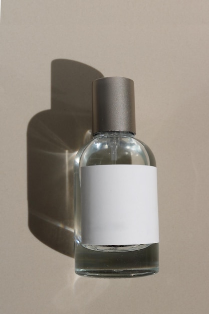 bouteille de parfum à une seule prise pour une vraie photographie maquette vue de dessus