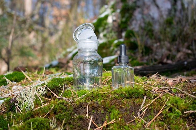 bouteille de parfum sur verre