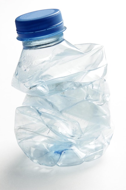 Bouteille en plastique broyée à recycler