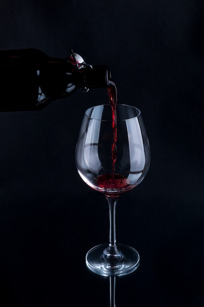 Bouteille de vin rouge en verre