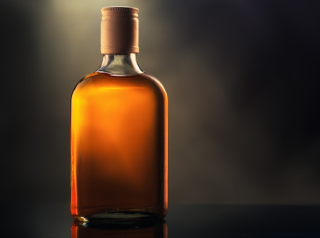 Photo bouteille de whisky