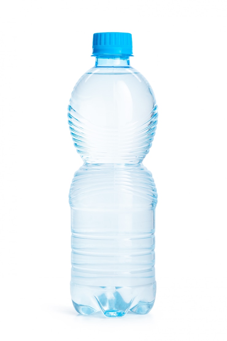 Photo bouteilles d'eau minérale isolés