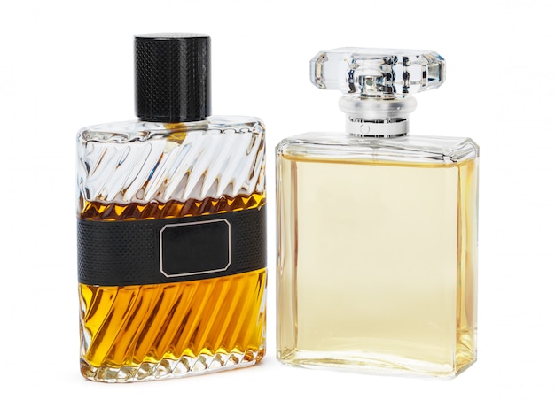 Photo bouteilles de parfum isolés sur fond blanc