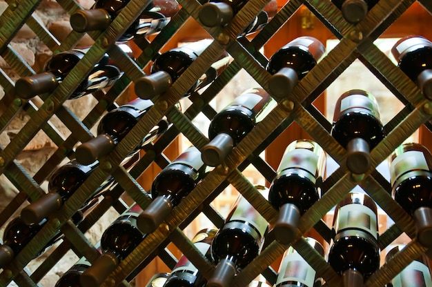 Photo bouteilles de vin dans la boutique en géorgie