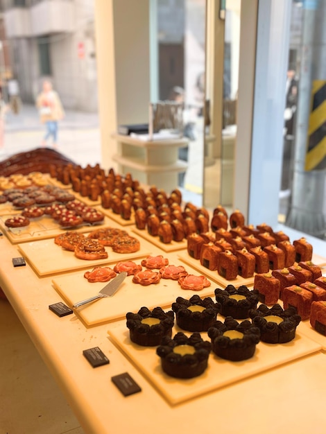 Photo la boutique de gâteaux heureux