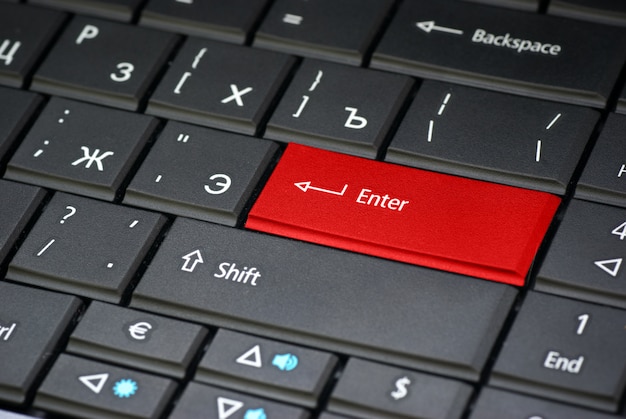 Bouton Entrée rouge sur clavier noir