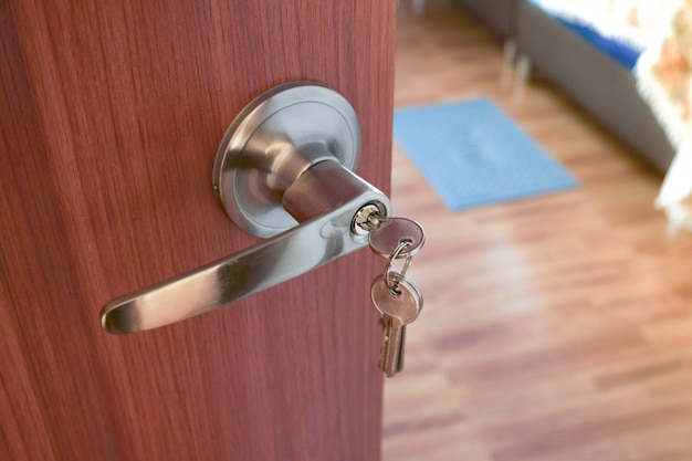 Bouton De Porte En Métal Et Clés Gros Plan, Bouton De Porte Intérieure Dans La Chambre