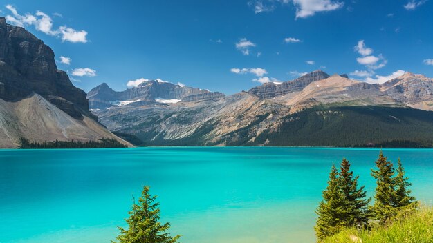 Bow Lake dans les Rocheuses au Canada