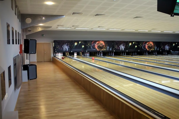 Bowling avec pistes.