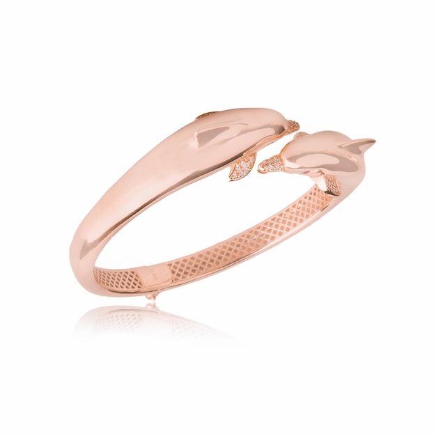 Un bracelet rose avec un renard dessus