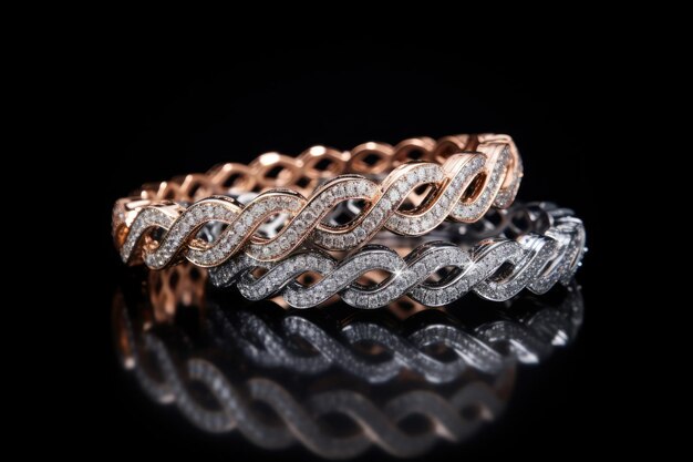 des bracelets en diamant sur un fond noir