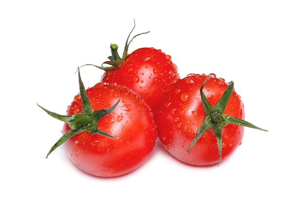 Branche de tomate cerise isolé sur fond blanc