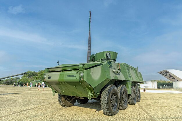 Brasilia DF Brésil 07 septembre 2022 défilé du jour de l'indépendance du Brésil avec équipement militaire