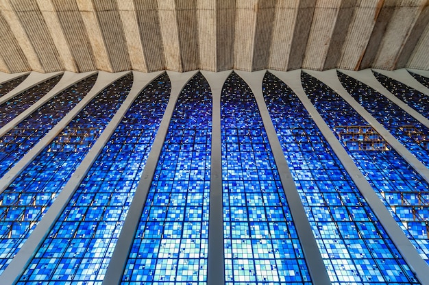 Brasilia DF Brésil le 14 août 2008 Église et sanctuaire Dom Bosco avec ses vitraux bleus