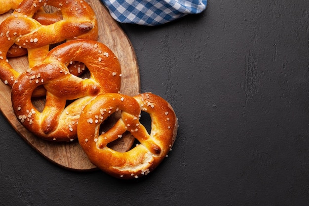 Bretzel fait maison frais Snack à la bière classique