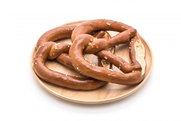 bretzel sur fond blanc