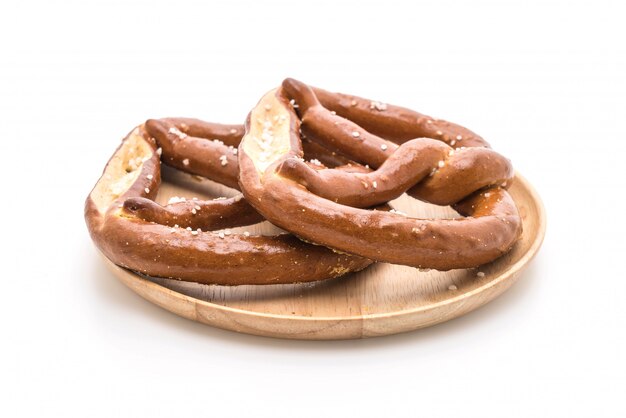 bretzel sur fond blanc