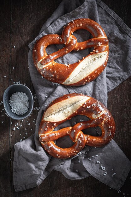 Bretzels délicieux et croquants comme collation salée