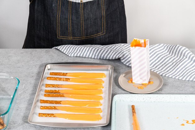 Bretzels enrobés de chocolat aux carottes