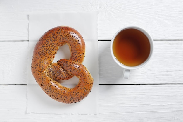 Bretzels moelleux au pavot et thé