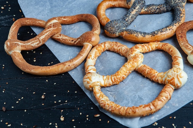 Bretzels mous maison fraîchement préparés