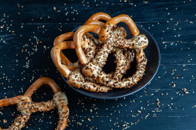 Bretzels mous maison fraîchement préparés