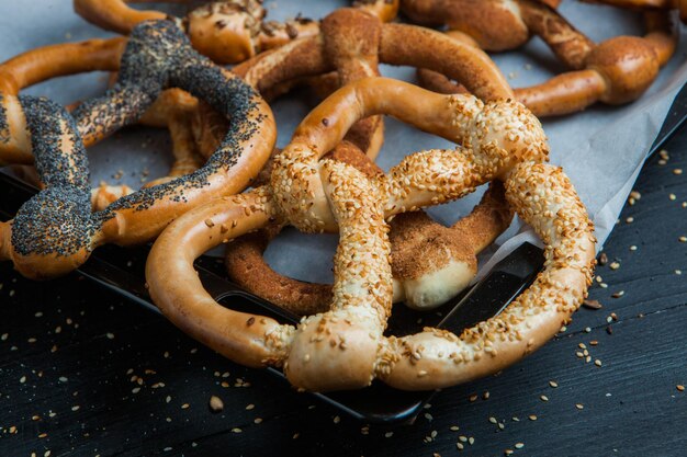 Bretzels mous maison fraîchement préparés