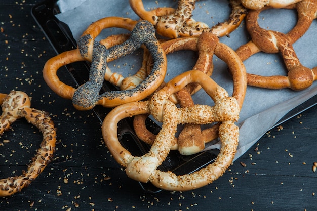 Bretzels mous maison fraîchement préparés