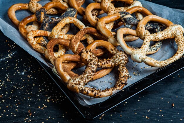 Bretzels mous maison fraîchement préparés