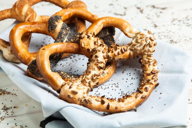 Photo bretzels mous maison fraîchement préparés