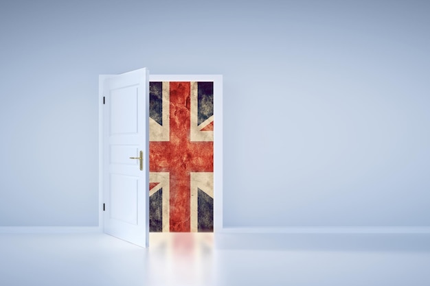 Brexit concept drapeau britannique derrière la porte de sortie