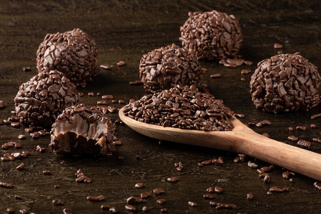 Brigadeiro. Chocolat sucré brésilien traditionnel. Chocolat granulé.