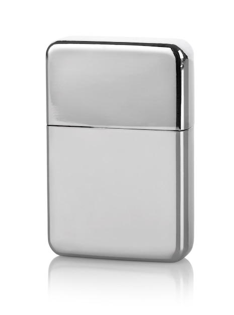 Briquet argent isolé sur fond blanc