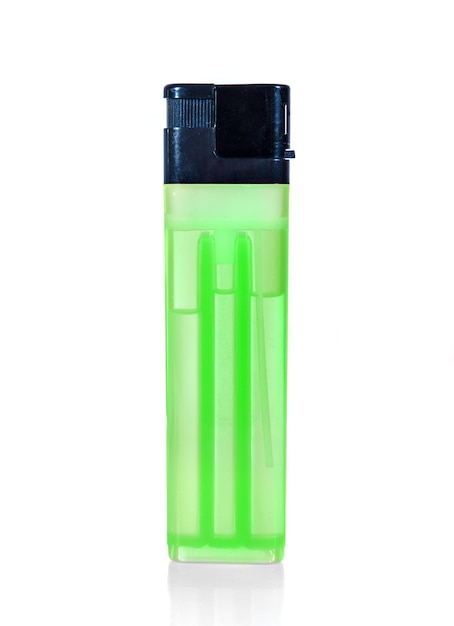 Briquet vert sur fond blanc