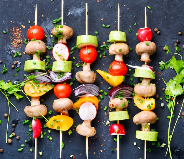 Brochettes de légumes grillés