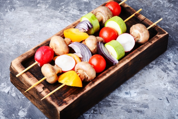 Brochettes de légumes grillés