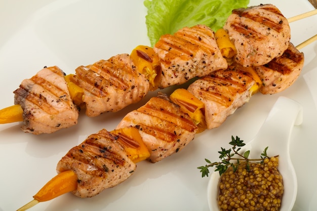 Brochettes de saumon grillées