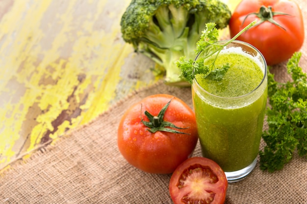 Brocoli et jus de tomate