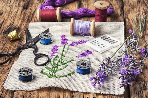 Broderie bouquet de lavande