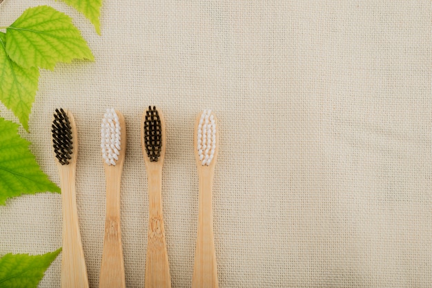 Brosse à dents en bambou. Écologique, biologique