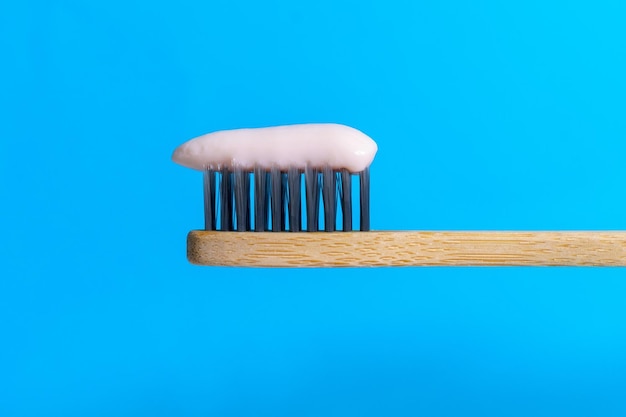 Brosse à dents en charbon de bambou bio avec dentifrice produits de soins personnels biodégradables respectueux de l'environnement Mode de vie sans plastique