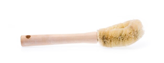 Brosse WC en bois isolé sur fond blanc