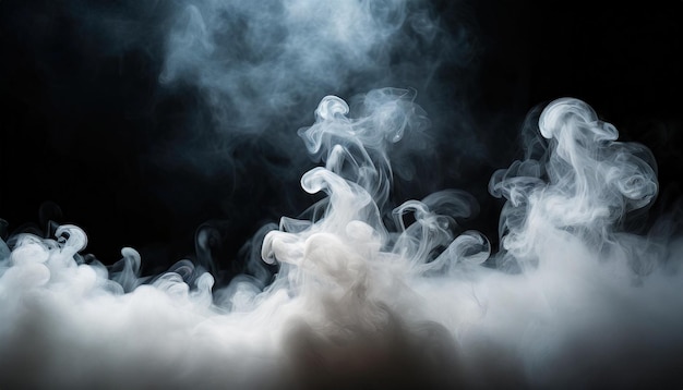 Photo brouillard abstrait sur fond noir avec une nuageuse blanche mystérieux et atmosphérique évoquant l'ambiguïté