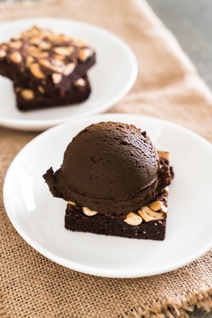 brownies au chocolat avec glace au chocolat