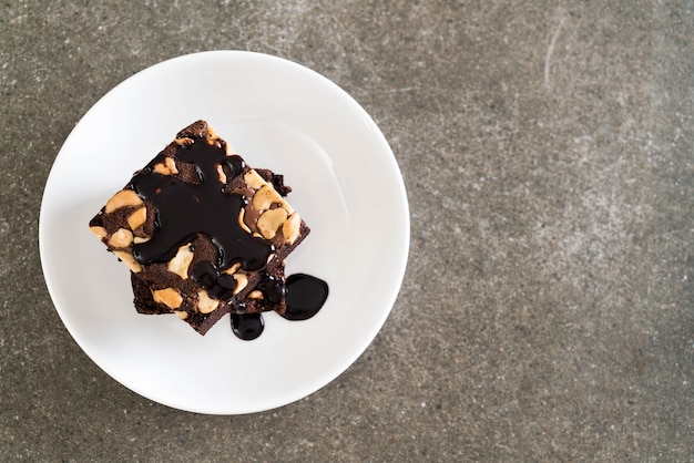 brownies au chocolat avec sauce au chocolat