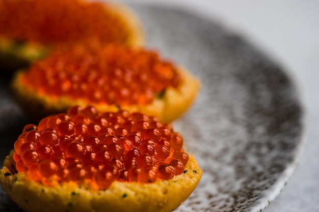 Bruschetta au caviar rouge