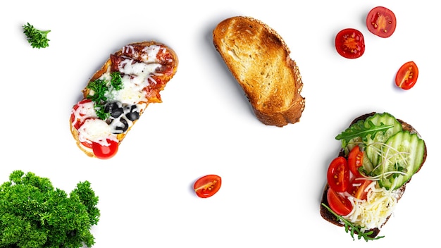 Bruschetta avec différentes garnitures