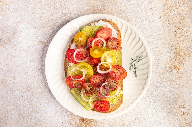 bruschetta tomate légume délicieux snack repas sain nourriture collation régime alimentaire sur la table copie espace